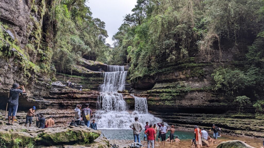 Wei Sawdong falls